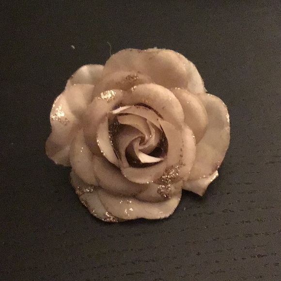 2 piece flower clip set - Picture 2 of 4